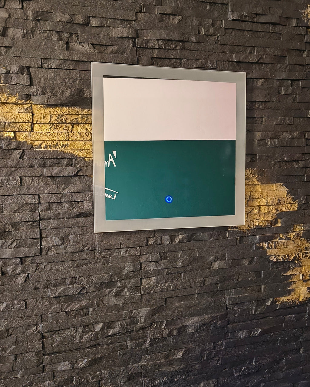 LED Wall Mirror Lena – Wall Switch – side profile, ultra-slim frame and COB LED strip